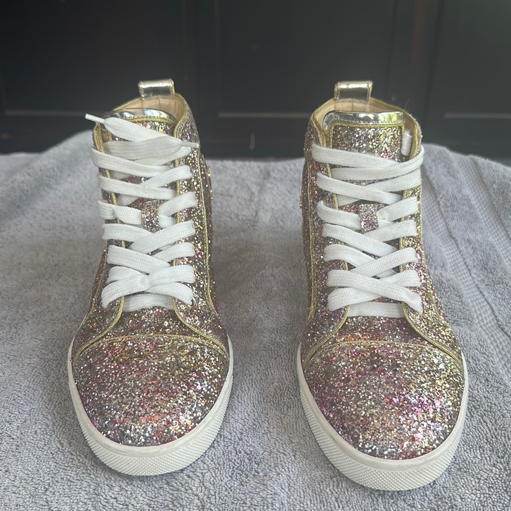 Christian loubutin glitter shoes! In very good condition.